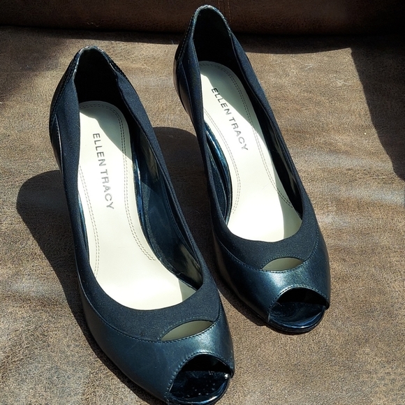 Ellen Tracy, Black peep toe heels, size 9 - Picture 8 of 8
